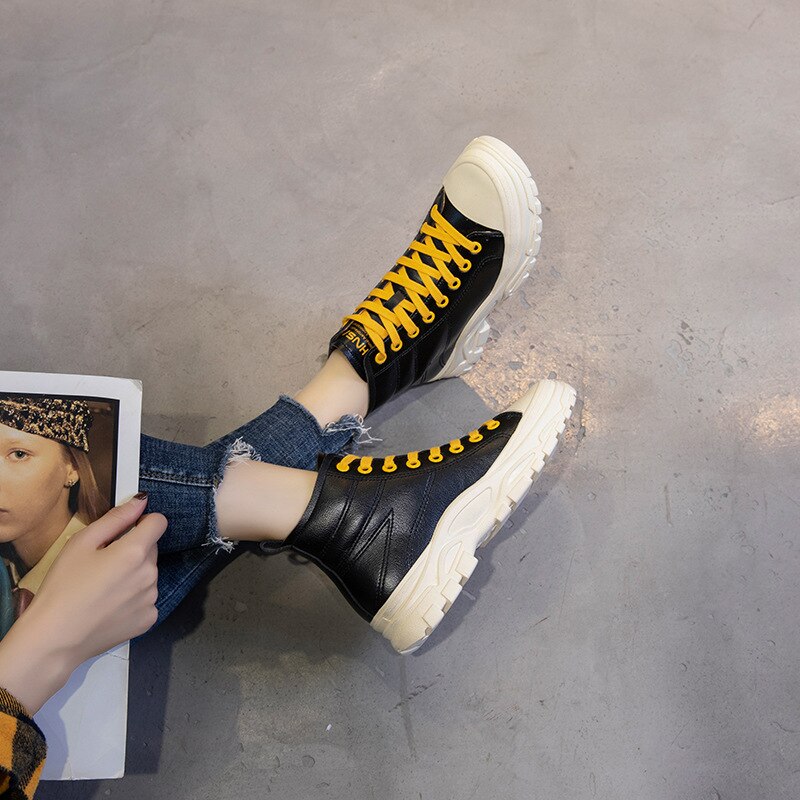2020 New Casual Leather Lace-up Shoes